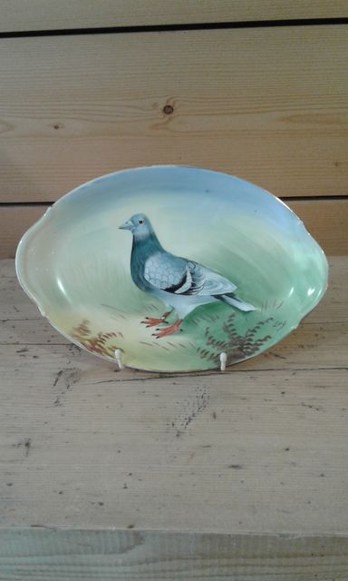 Plat en porcelaine 